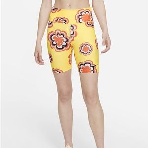 Nike Women’s Rec Biker Shorts 7”